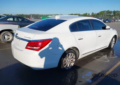 2015 Buick Lacrosse z USA, uszkodzony, nr VIN 1G4GB5GR3FF262137